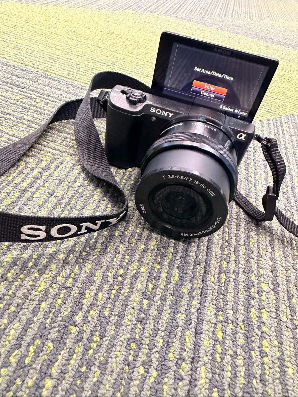 Sony α5100 Mirrorless Digital Camera